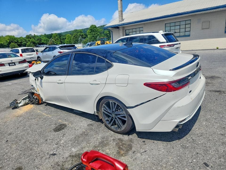 2025 TOYOTA CAMRY XSE 2