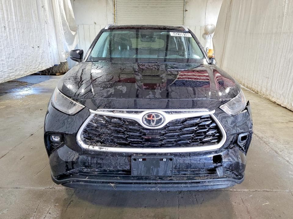 2026 TOYOTA HIGHLANDER XLE 5