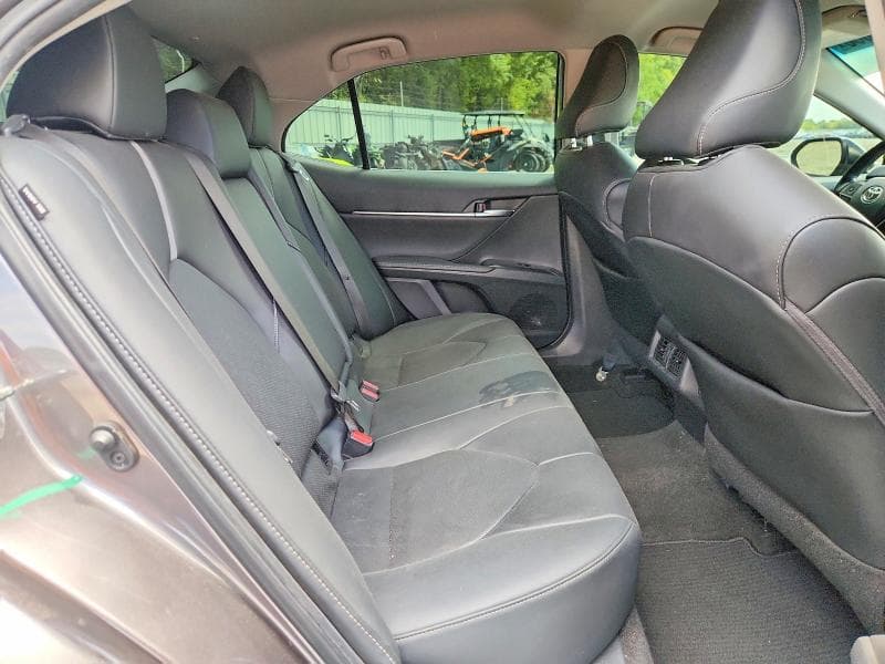2020 TOYOTA CAMRY XSE 10