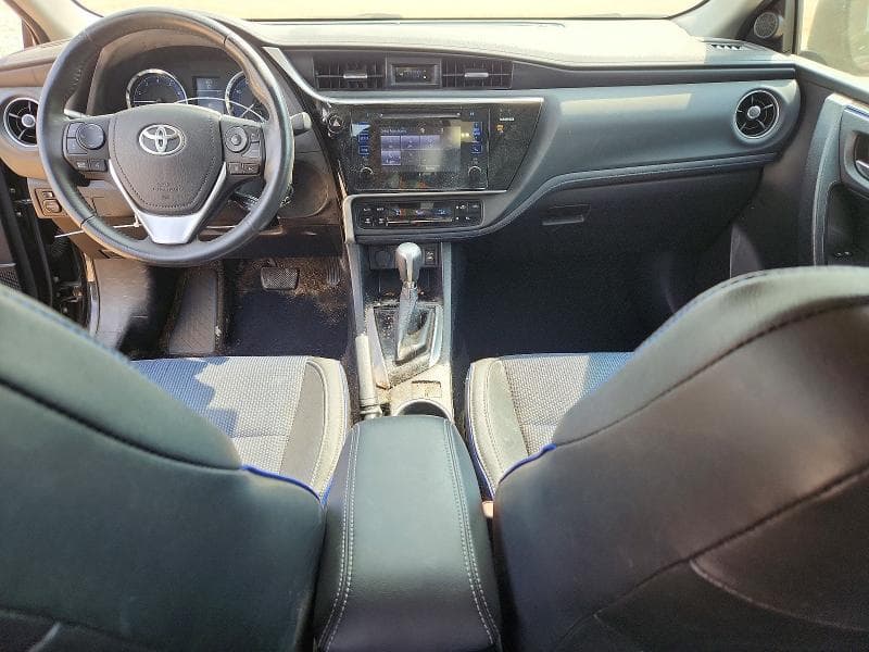 2017 TOYOTA COROLLA SE 8
