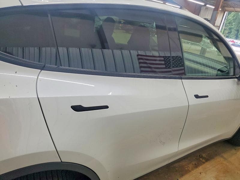 2023 TESLA MODEL Y 10
