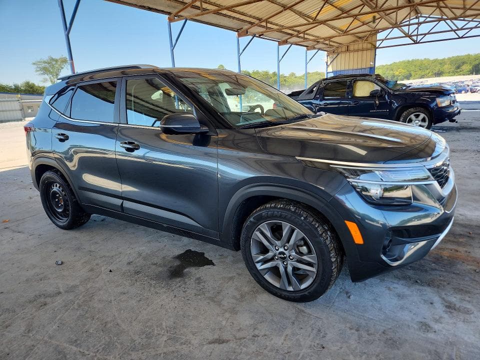 2022 KIA SELTOS S 4