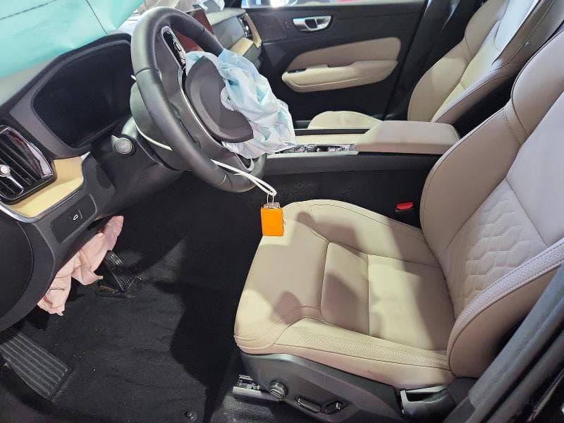 2026 VOLVO XC60 PLUS 7