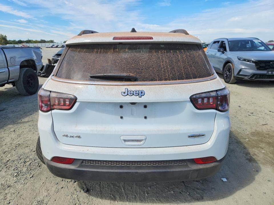 2022 JEEP COMPASS LATITUDE LUX 6