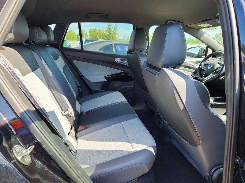2024 VOLKSWAGEN ID.4 PRO 11