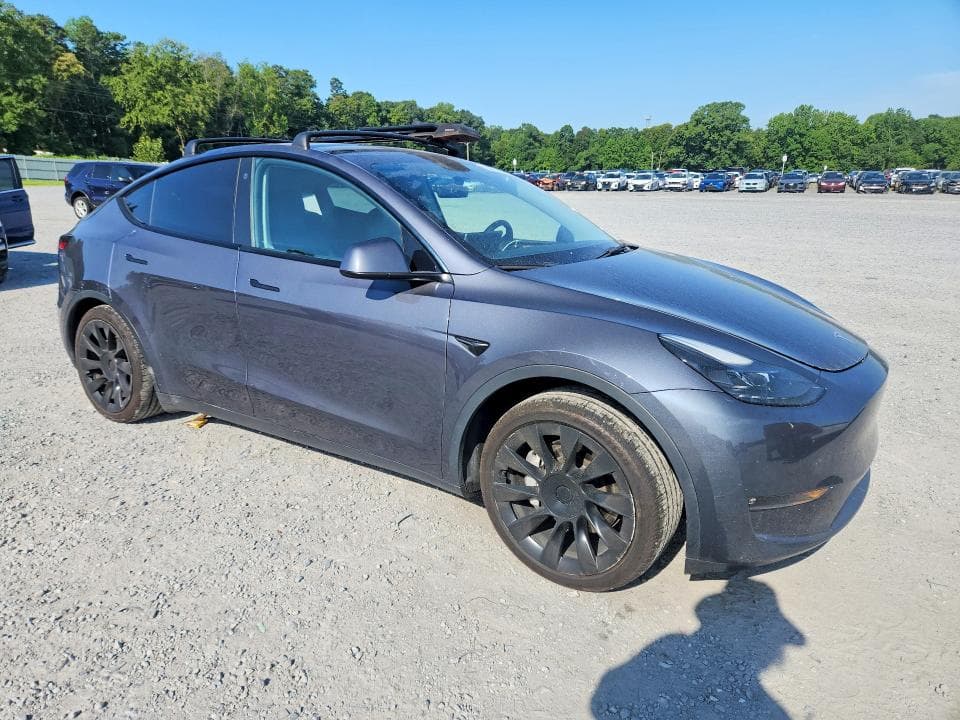 2023 TESLA MODEL Y 4