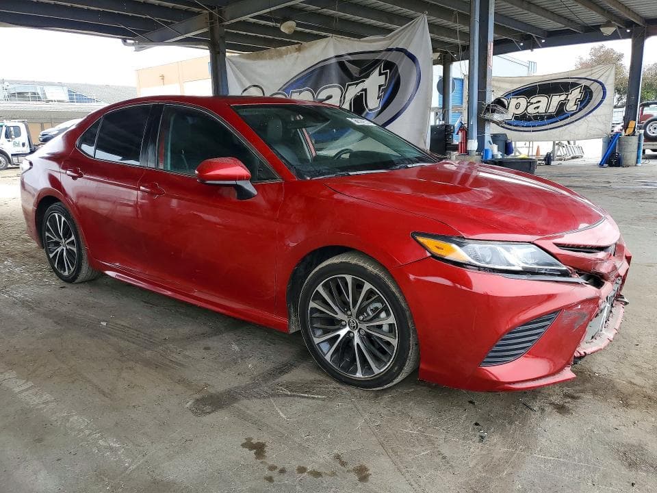 2020 TOYOTA CAMRY SE 4