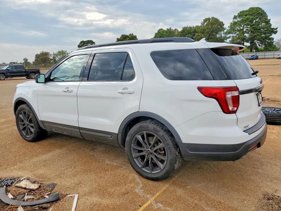2018 FORD EXPLORER XLT 2