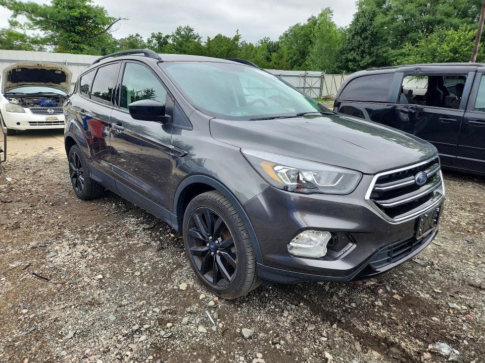 2017 FORD ESCAPE SE 4