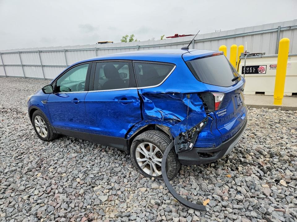 2017 FORD ESCAPE SE 2