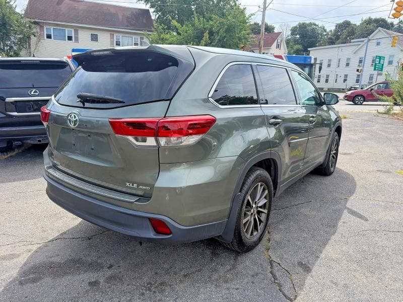 2018 TOYOTA HIGHLANDER XLE 3