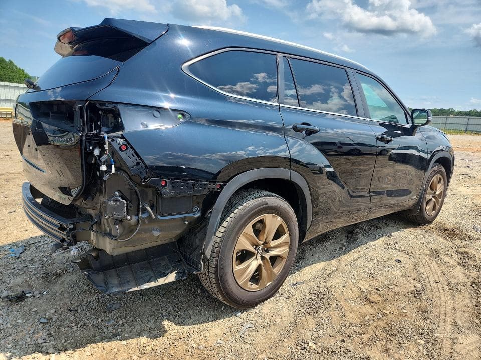 2023 TOYOTA HIGHLANDER HYBRID BRONZE EDITION 3