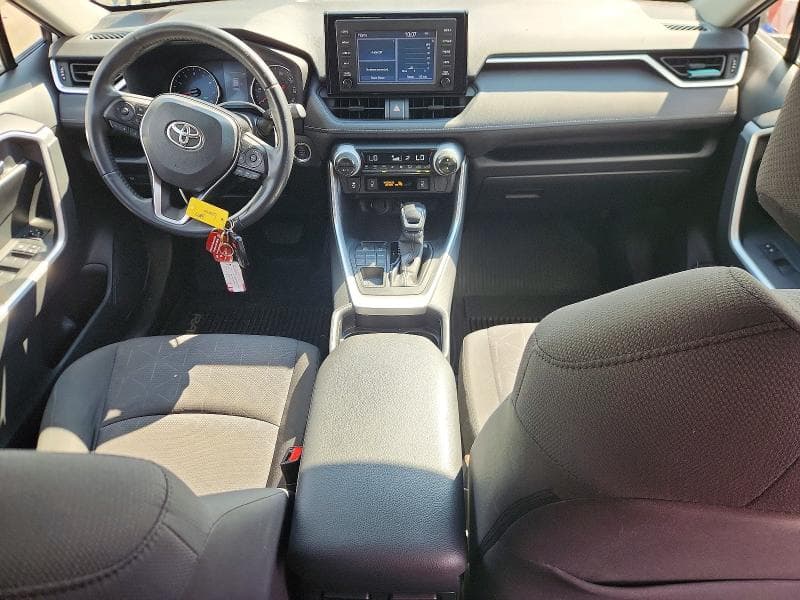 2019 TOYOTA RAV4 XLE 8
