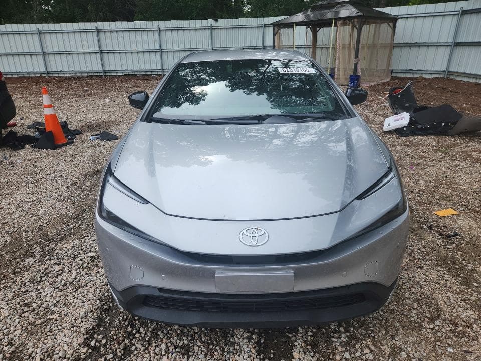 2026 TOYOTA PRIUS LE 5