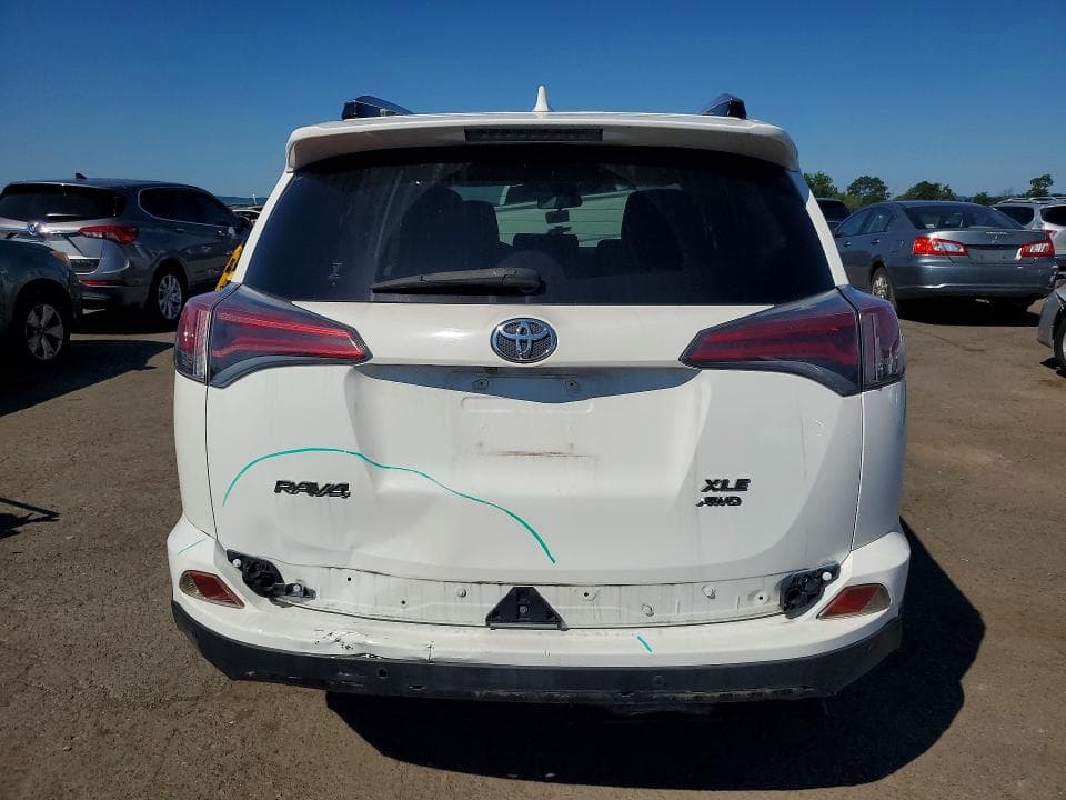 2017 TOYOTA RAV4 XLE 6