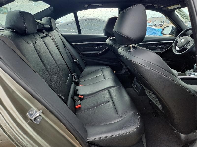 2018 BMW 330 XI 10