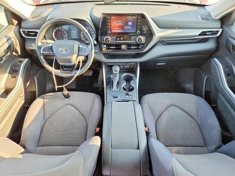 2021 TOYOTA HIGHLANDER LE 8