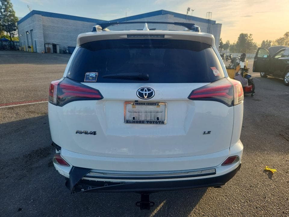 2018 TOYOTA RAV4 LE 6