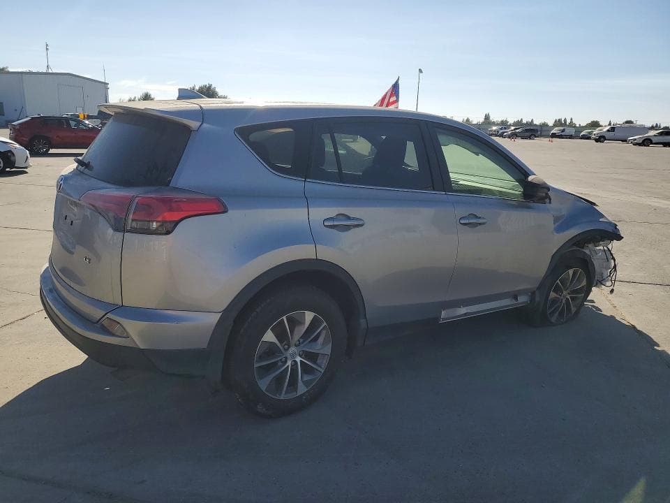 2018 TOYOTA RAV4 LE 3