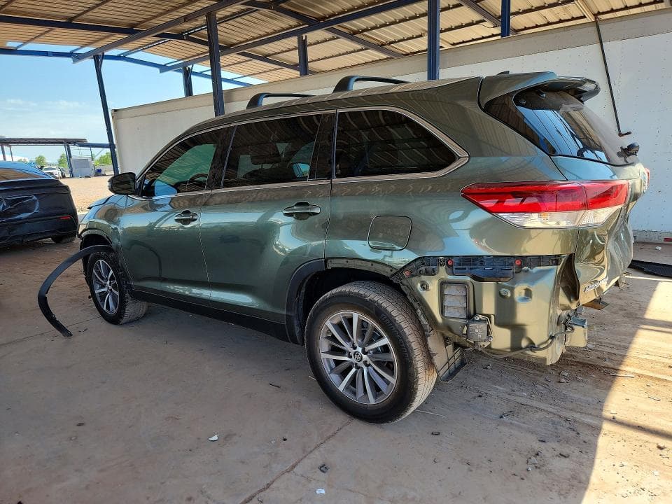 2019 TOYOTA HIGHLANDER XLE 2