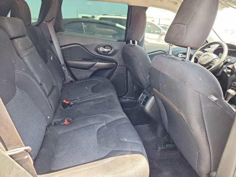 2019 JEEP CHEROKEE LATITUDE 11