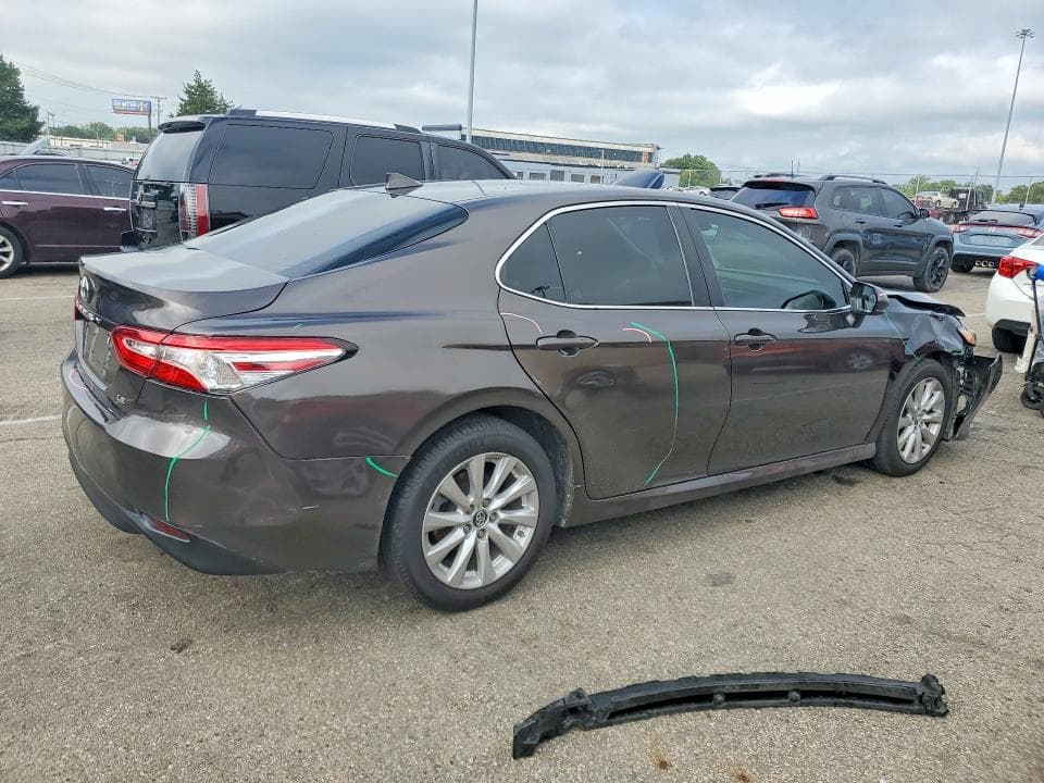 2019 TOYOTA CAMRY LE 3