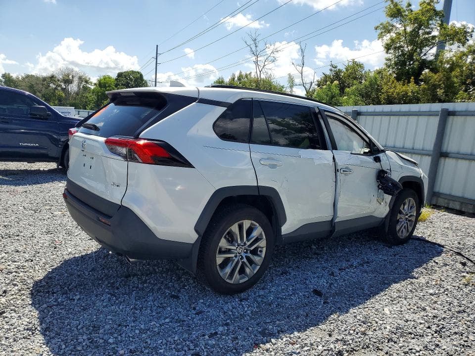 2023 TOYOTA RAV4 XLE PREMIUM 3