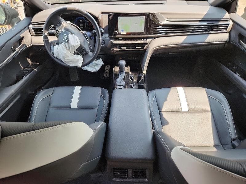 2025 TOYOTA CAMRY SE 8