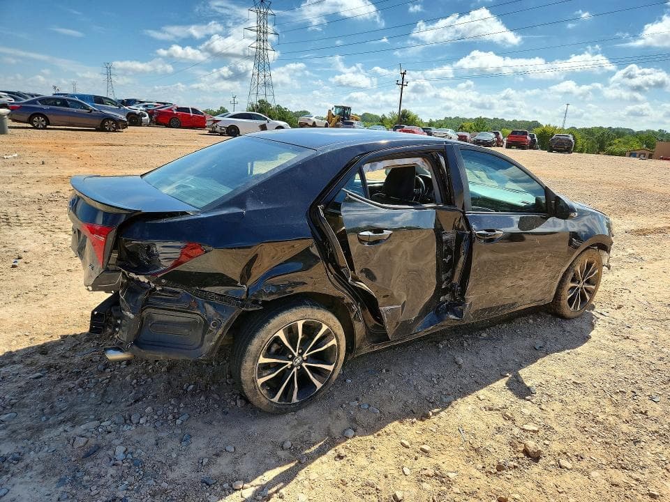 2018 TOYOTA COROLLA SE 3