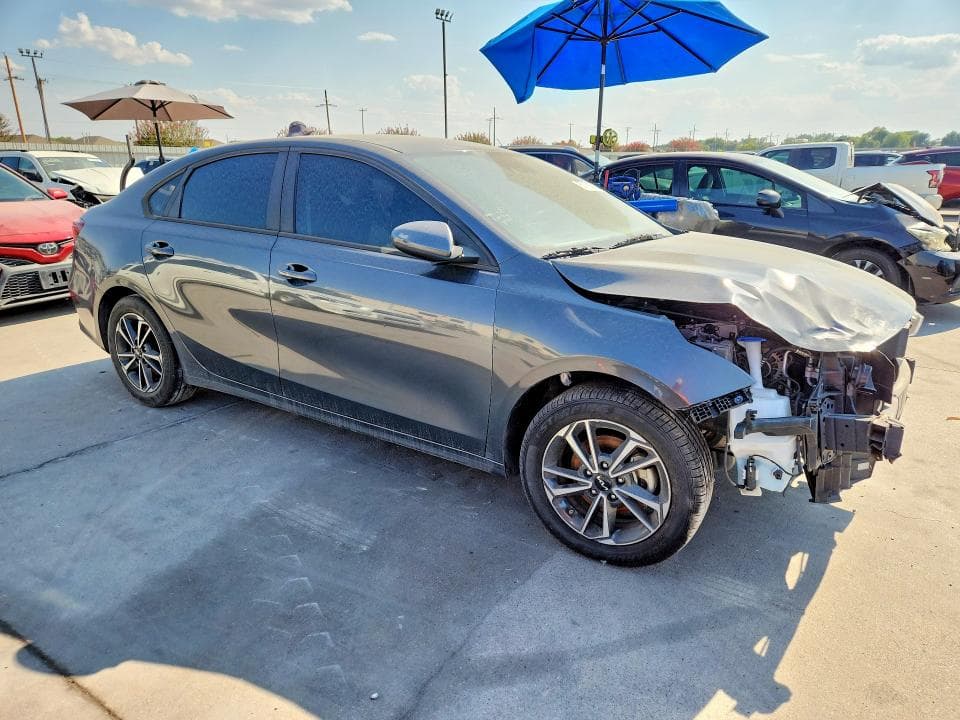 2023 KIA FORTE LXS 4