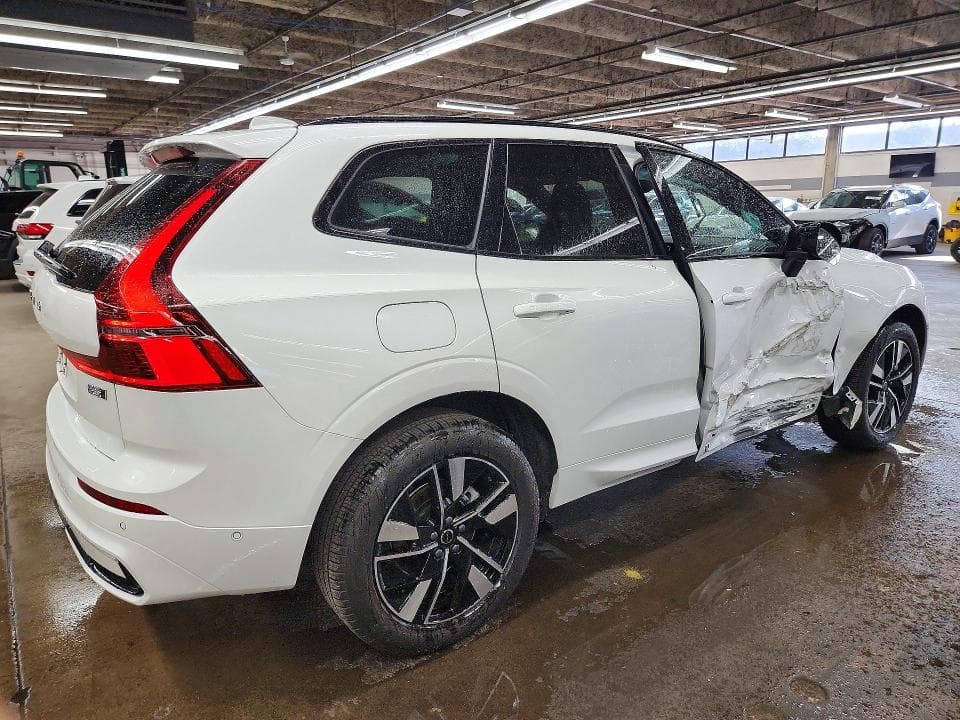 2026 VOLVO XC60 PLUS 3