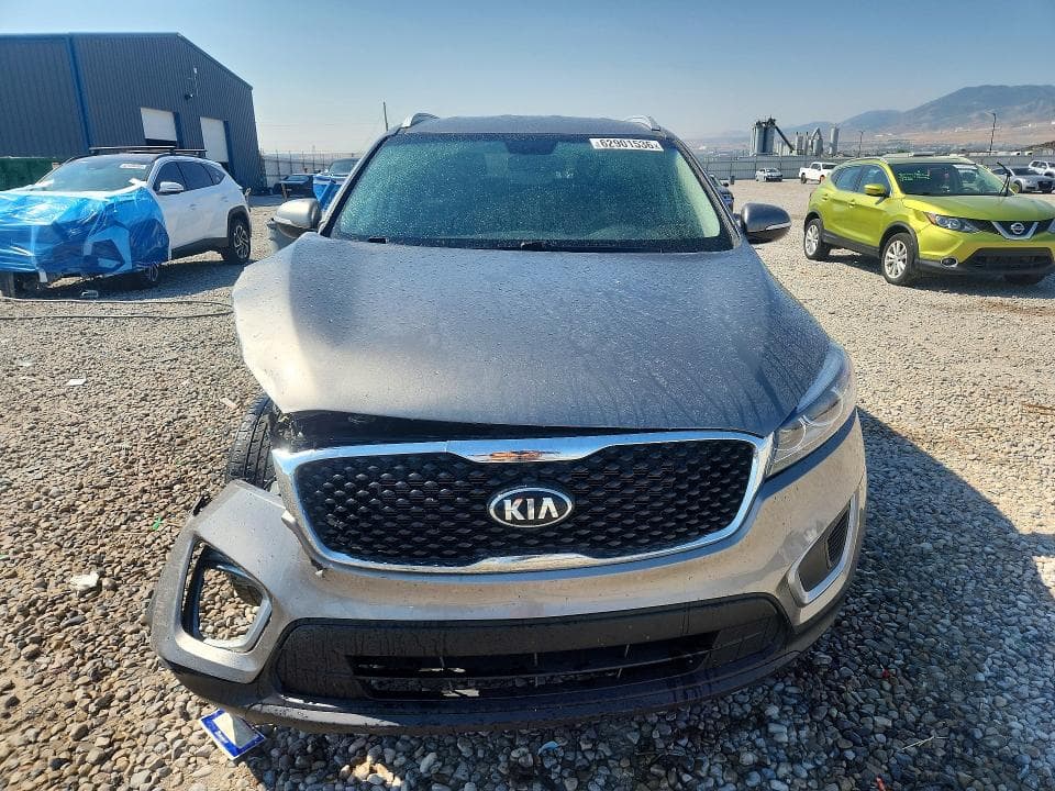 2017 KIA SORENTO LX V6 5
