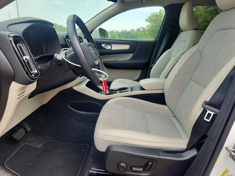 2020 VOLVO XC40 T5 MOMENTUM 7
