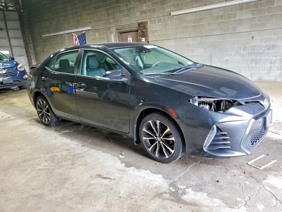 2017 TOYOTA COROLLA SE 4