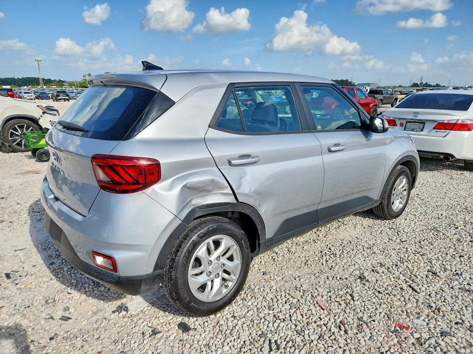 2021 HYUNDAI VENUE SE 3