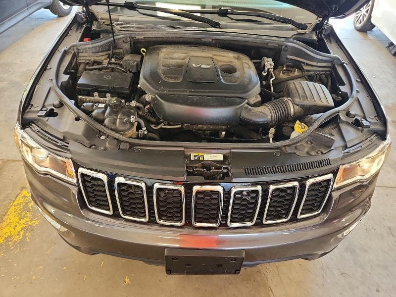 2018 JEEP GRAND CHEROKEE LAREDO 12