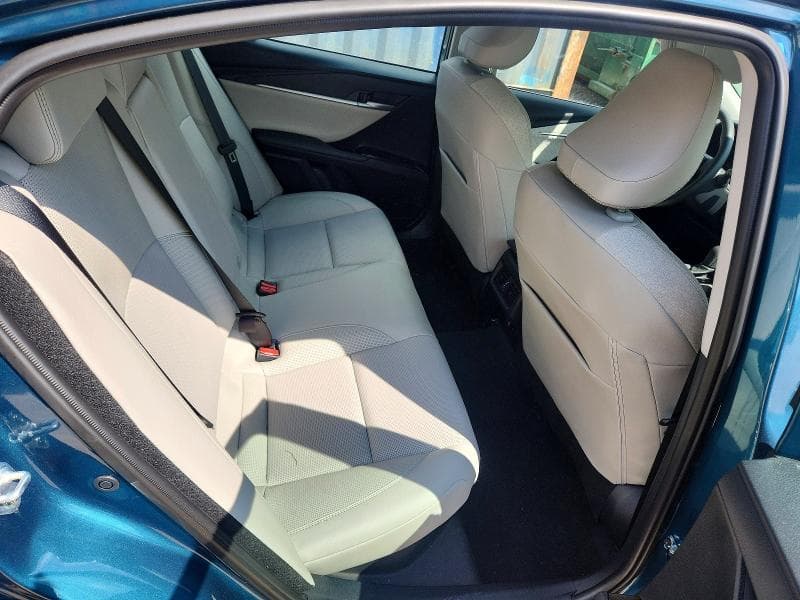 2025 TOYOTA CAMRY XLE 10