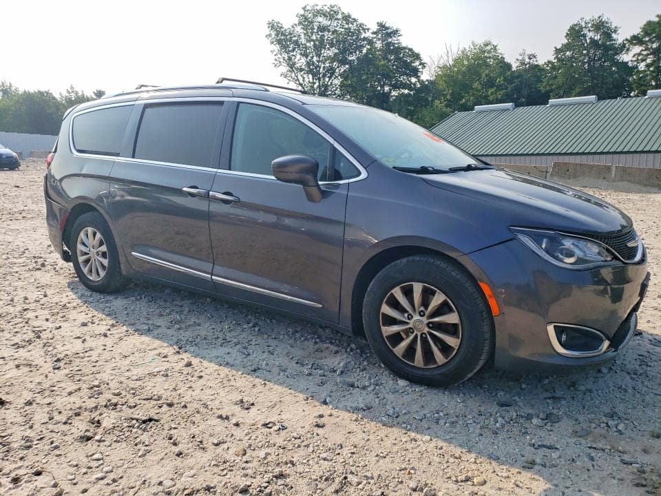 2019 CHRYSLER PACIFICA TOURING L 4