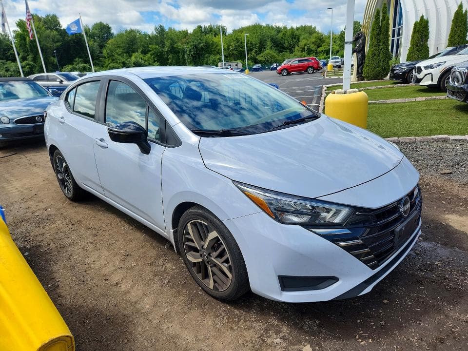 2024 NISSAN VERSA SR 4
