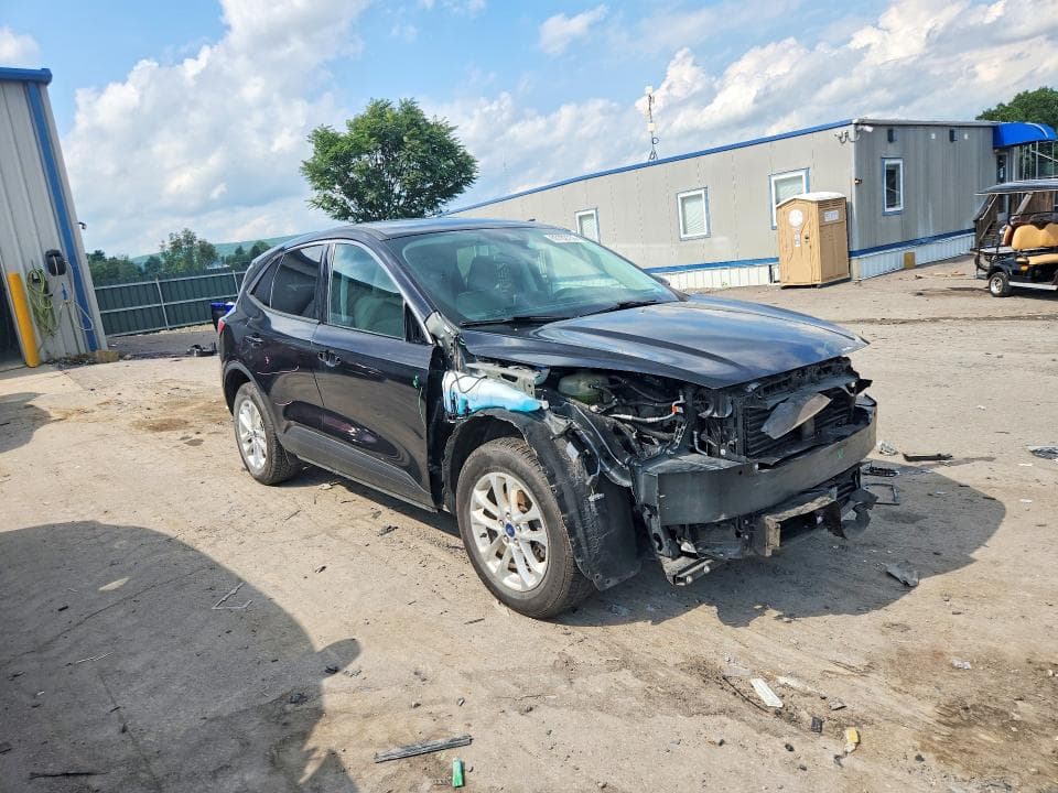 2021 FORD ESCAPE SE 4