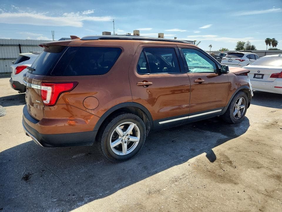 2017 FORD EXPLORER XLT 3