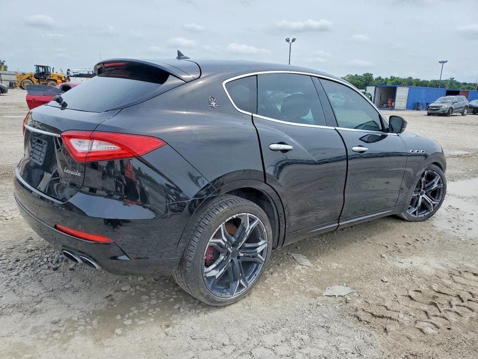 2017 MASERATI LEVANTE 3