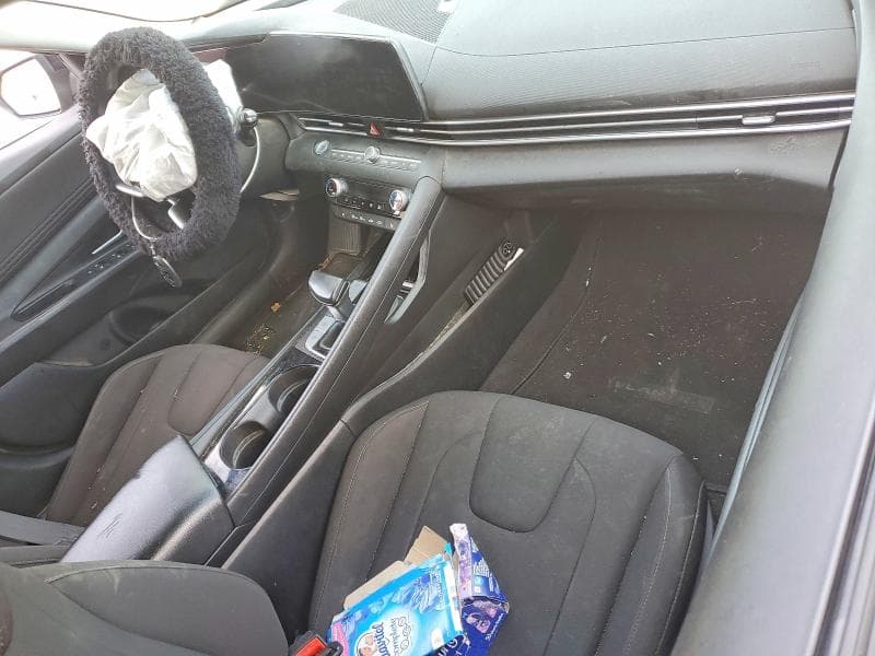 2025 HYUNDAI ELANTRA SEL 8