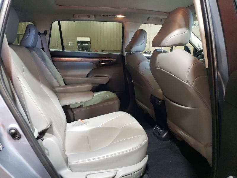 2021 TOYOTA HIGHLANDER HYBRID PLATINUM 11