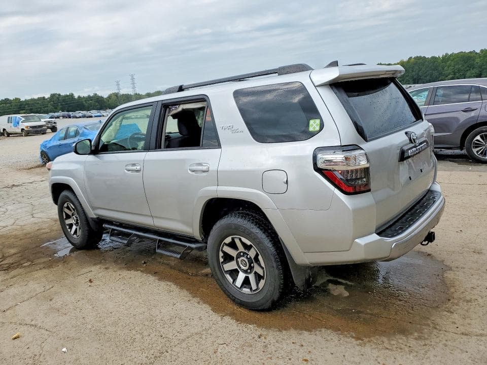 2023 TOYOTA 4RUNNER TRD OFF-ROAD 2