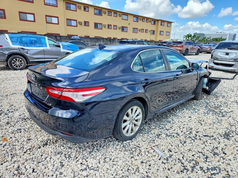 2020 TOYOTA CAMRY LE 3