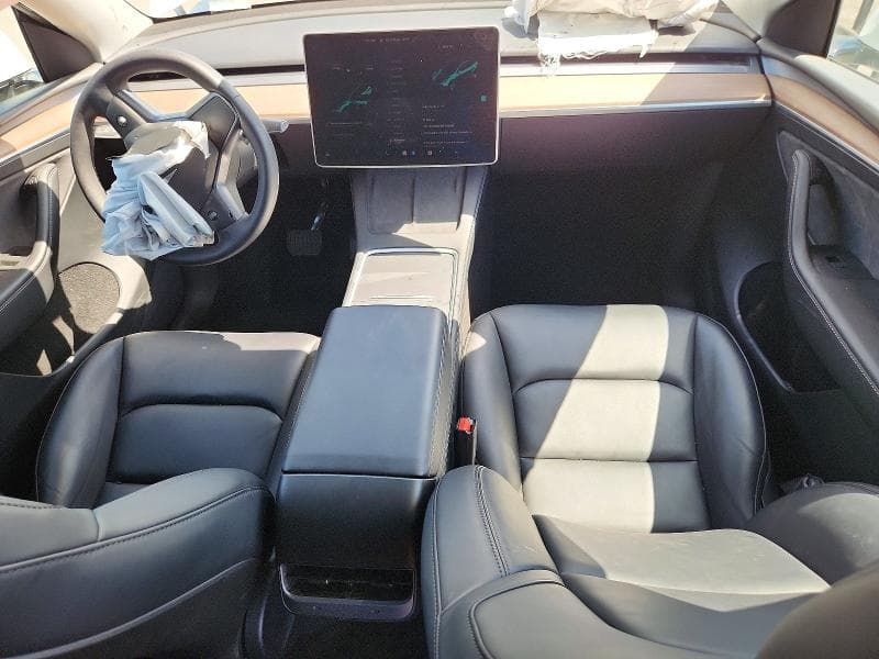 2024 TESLA MODEL Y 8