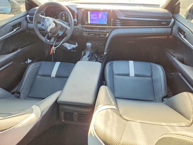 2025 TOYOTA CAMRY SE 8