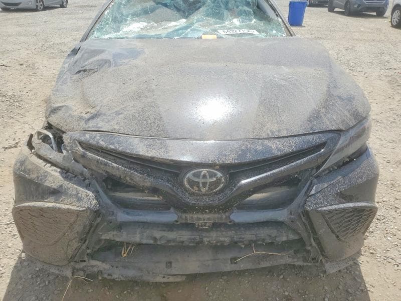 2021 TOYOTA CAMRY SE 11