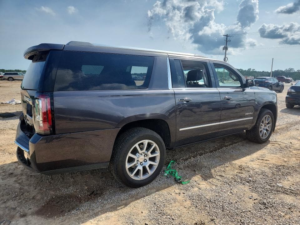 2018 GMC YUKON XL DENALI 3